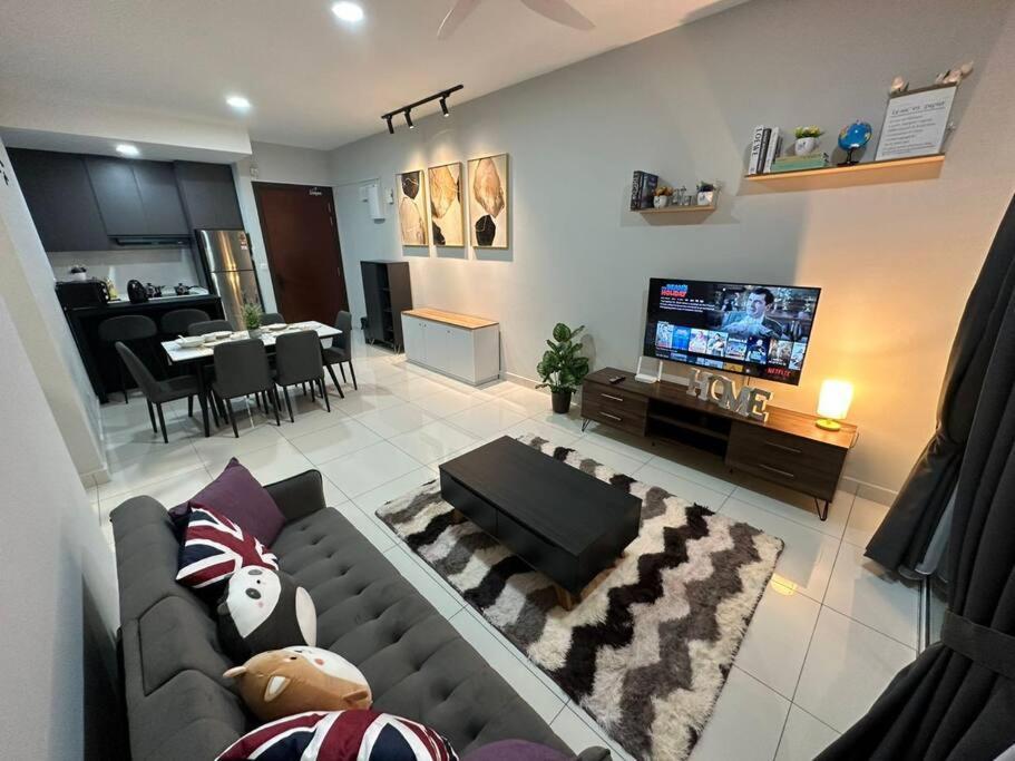 Apartment Inspirasi Mont Kiara 3 Balcony Free Wifi & Carpark By The Homez Kuala Lumpur