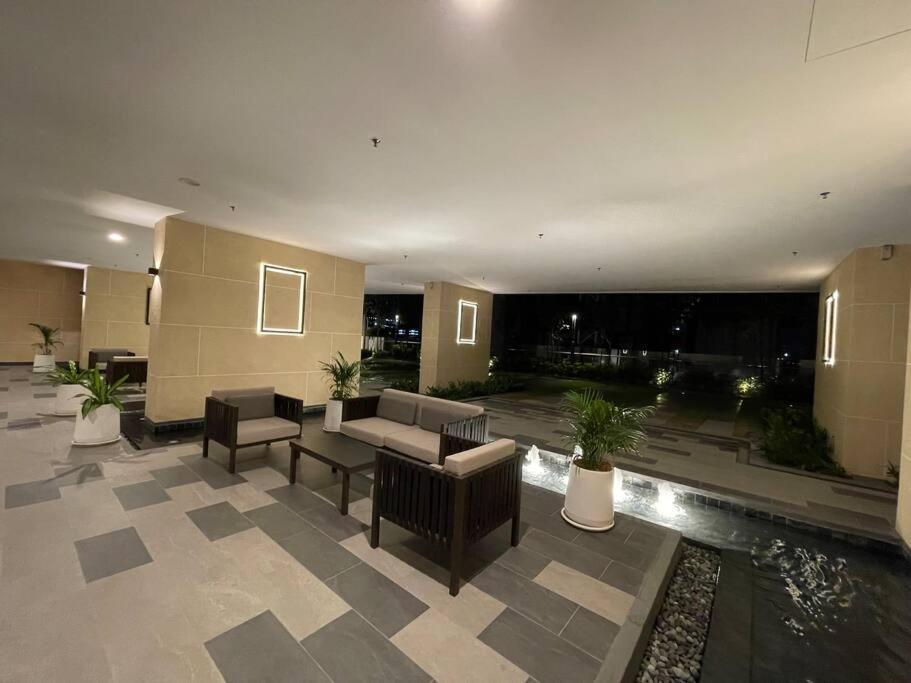 Apartment Inspirasi Mont Kiara 3 Balcony Free Wifi & Carpark By The Homez Kuala Lumpur
