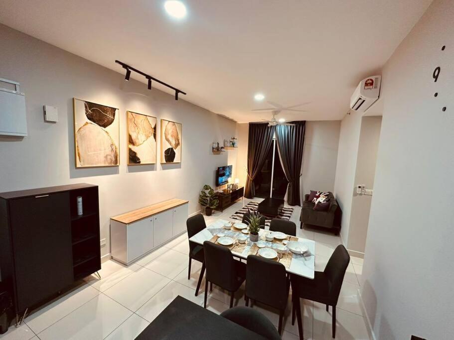 Inspirasi Mont Kiara 3 Balcony Free Wifi & Carpark By The Homez
