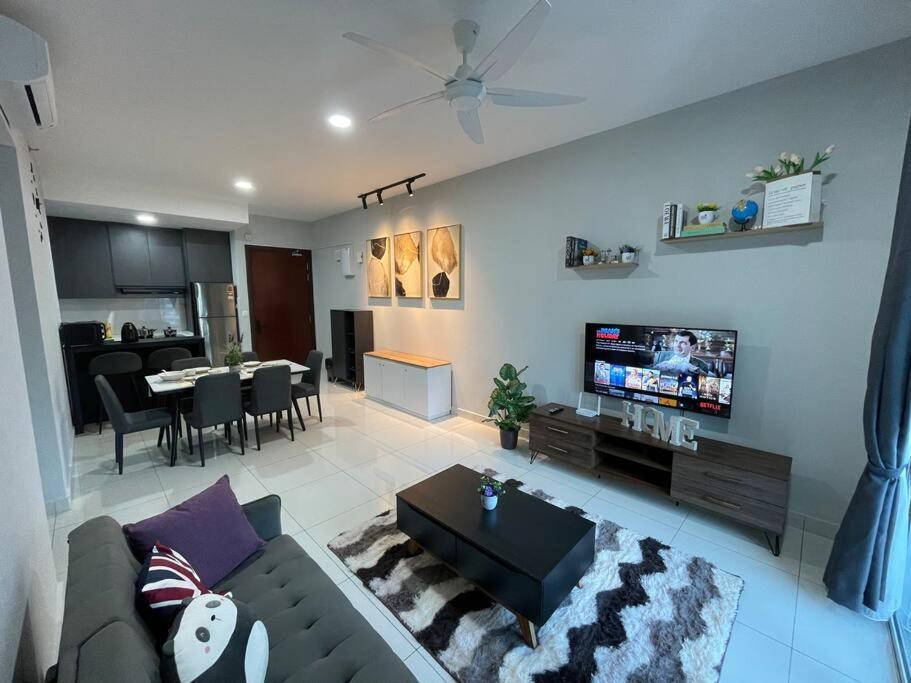 Apartment Inspirasi Mont Kiara 3 Balcony Free Wifi & Carpark By The Homez Kuala Lumpur