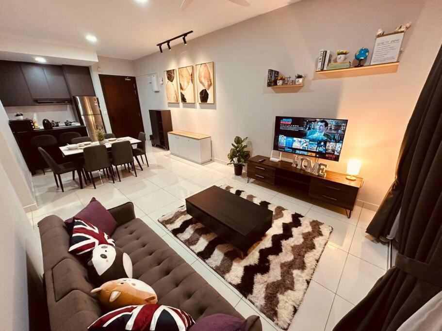 Apartment Inspirasi Mont Kiara 3 Balcony Free Wifi & Carpark By The Homez Kuala Lumpur