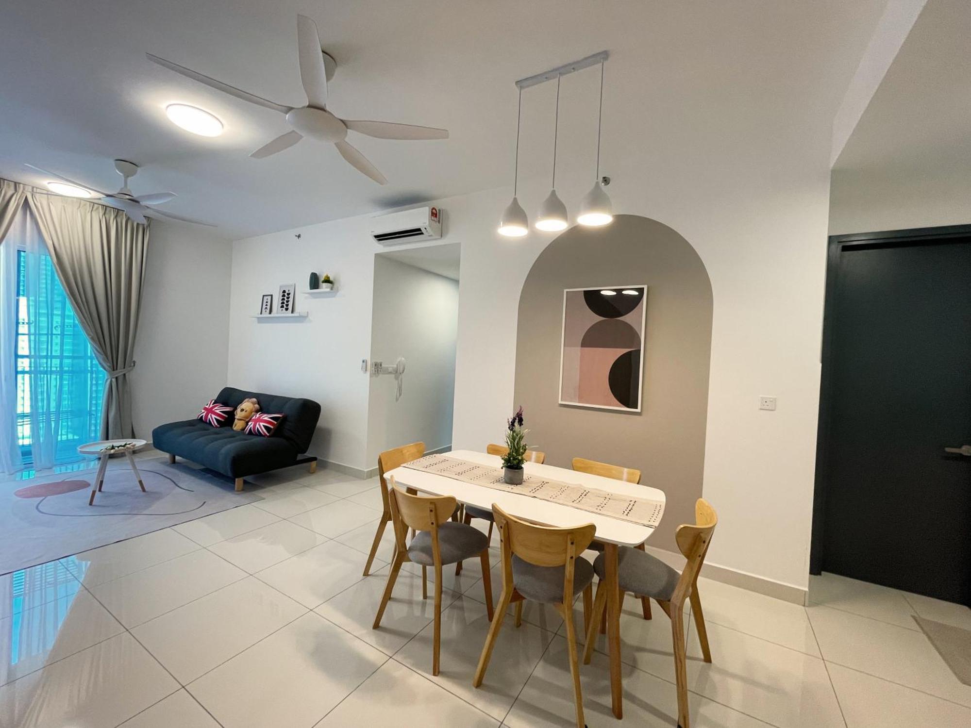 Apartment Inspirasi Mont Kiara 3 Balcony Free Wifi & Carpark By The Homez *